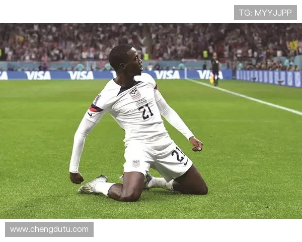 博里尼加盟英乙索尔福德城签短约 重返英格兰赛场续写职业生涯 博里尼加盟英乙索尔福德城签短约 重返英格兰赛场续写职业生涯